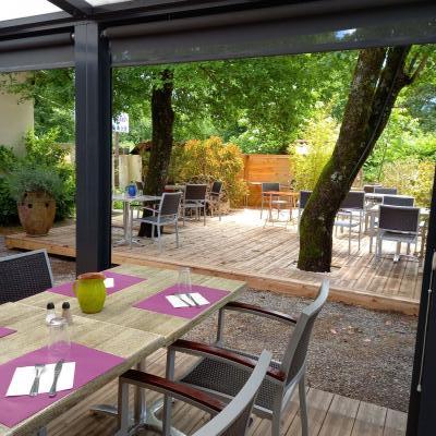 Terrasse du restaurant du camping (extérieur) 