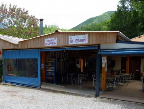 Terrasse du restaurant / Thoard (extérieur) 